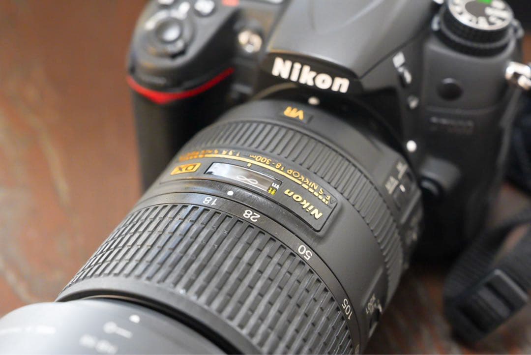 Nikon D7000 デジタル一眼レフカメラ 18-300mm