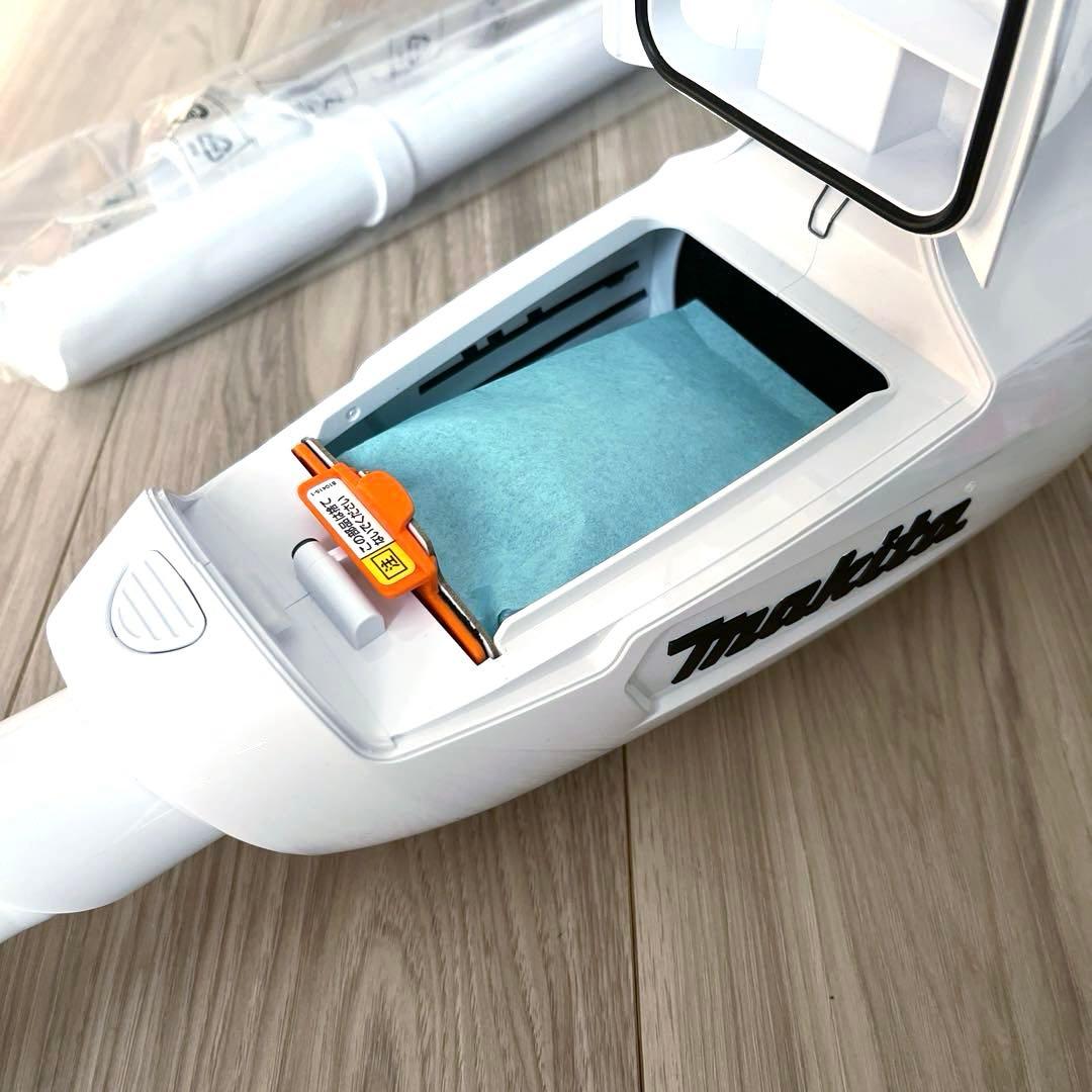 makita充電式クリーナー　CL107FD