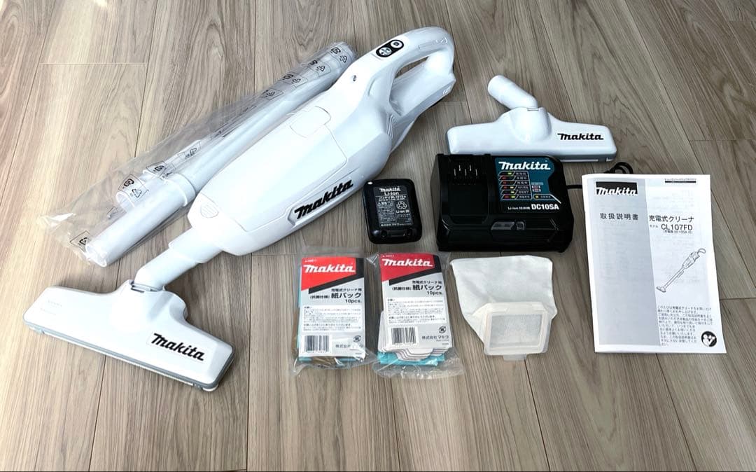 makita充電式クリーナー　CL107FD