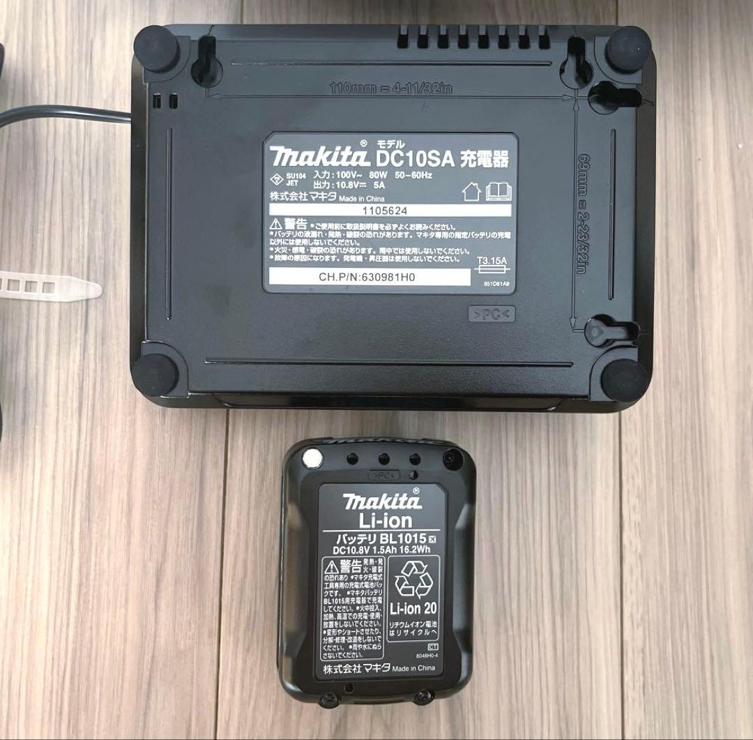 makita充電式クリーナー　CL107FD