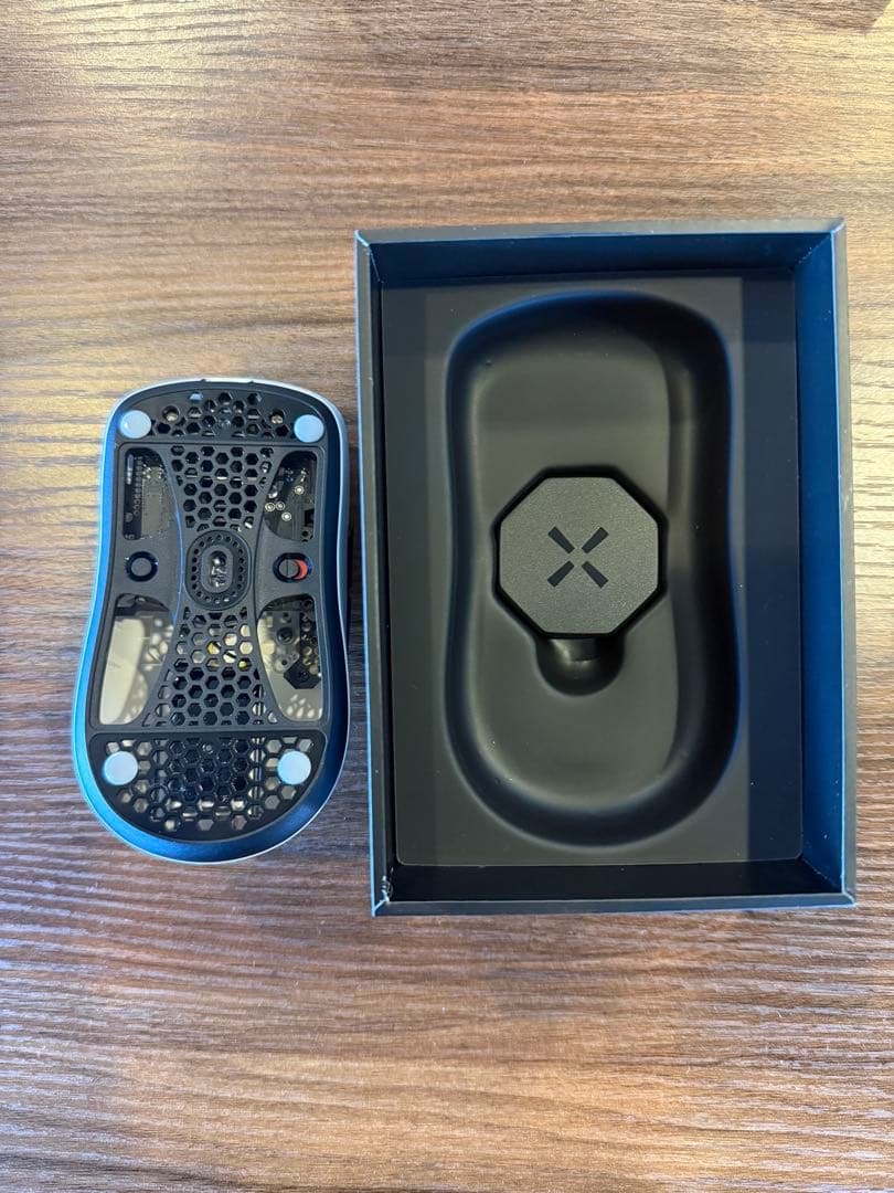 Hitscan Hyperlight White (8Kドングル付き)