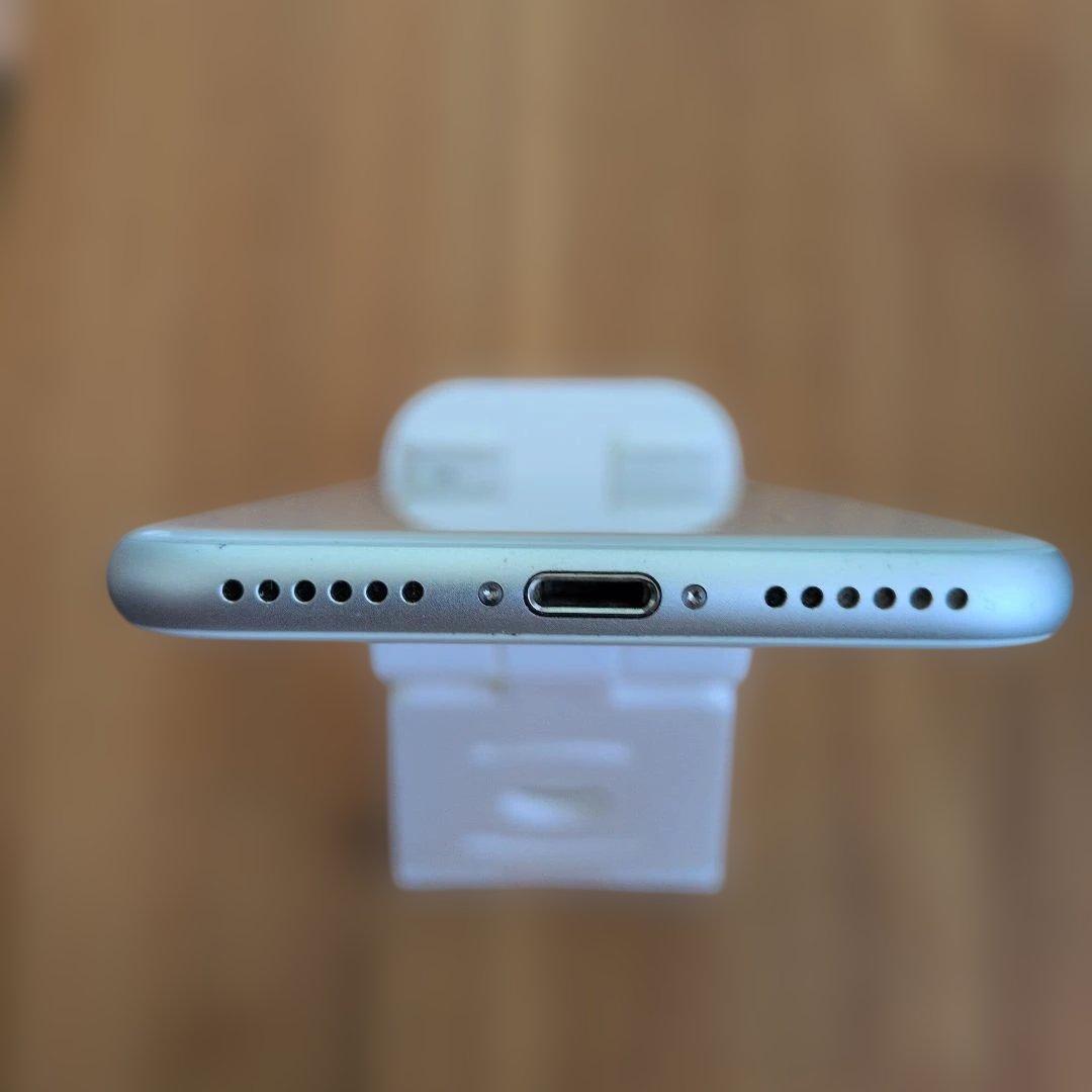 iPhone8 シルバー 256GB