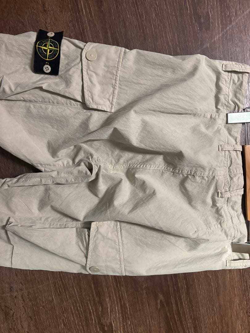 ストーンアイランド　ナイロン　パンツ　クリーム　アイボリー