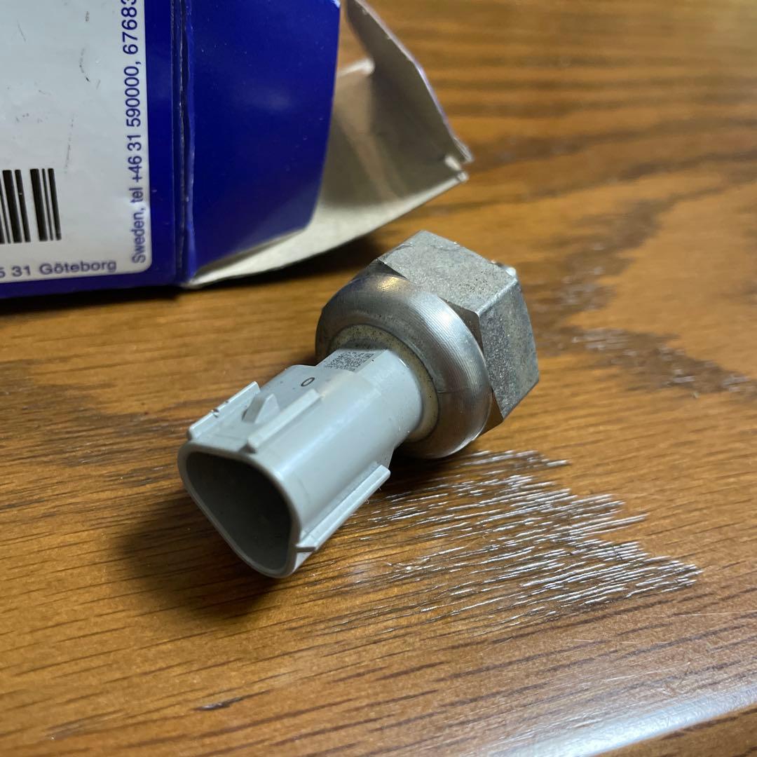 ボルボ エンジン部品　燃料圧力センサー　フューエルプレッシャーセンサー