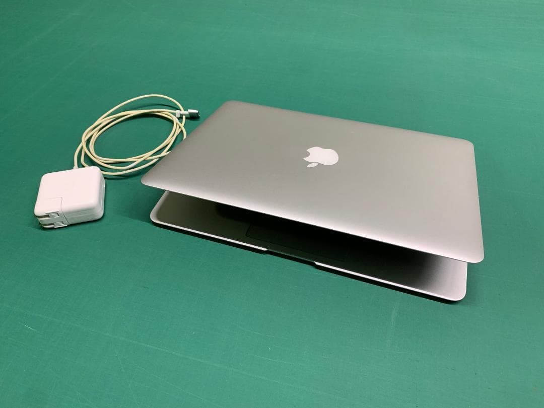 MacBook本体 MacBook Air (13-inch, Early 2015)