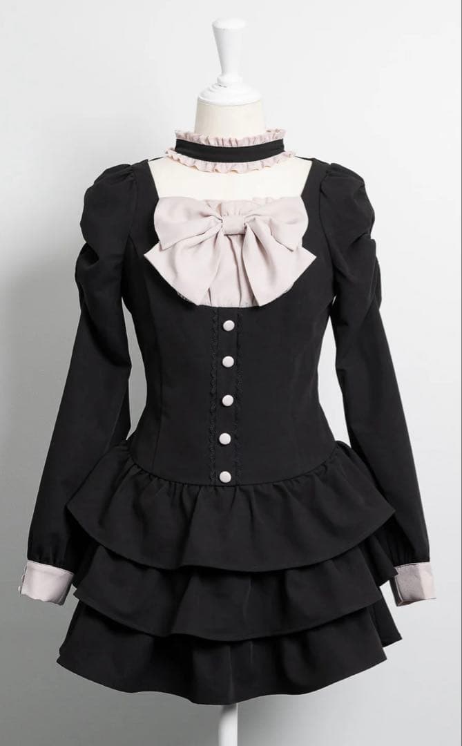 pium ピウム フロントリボンチョーカーティアードミニワンピ ブラック ピンク