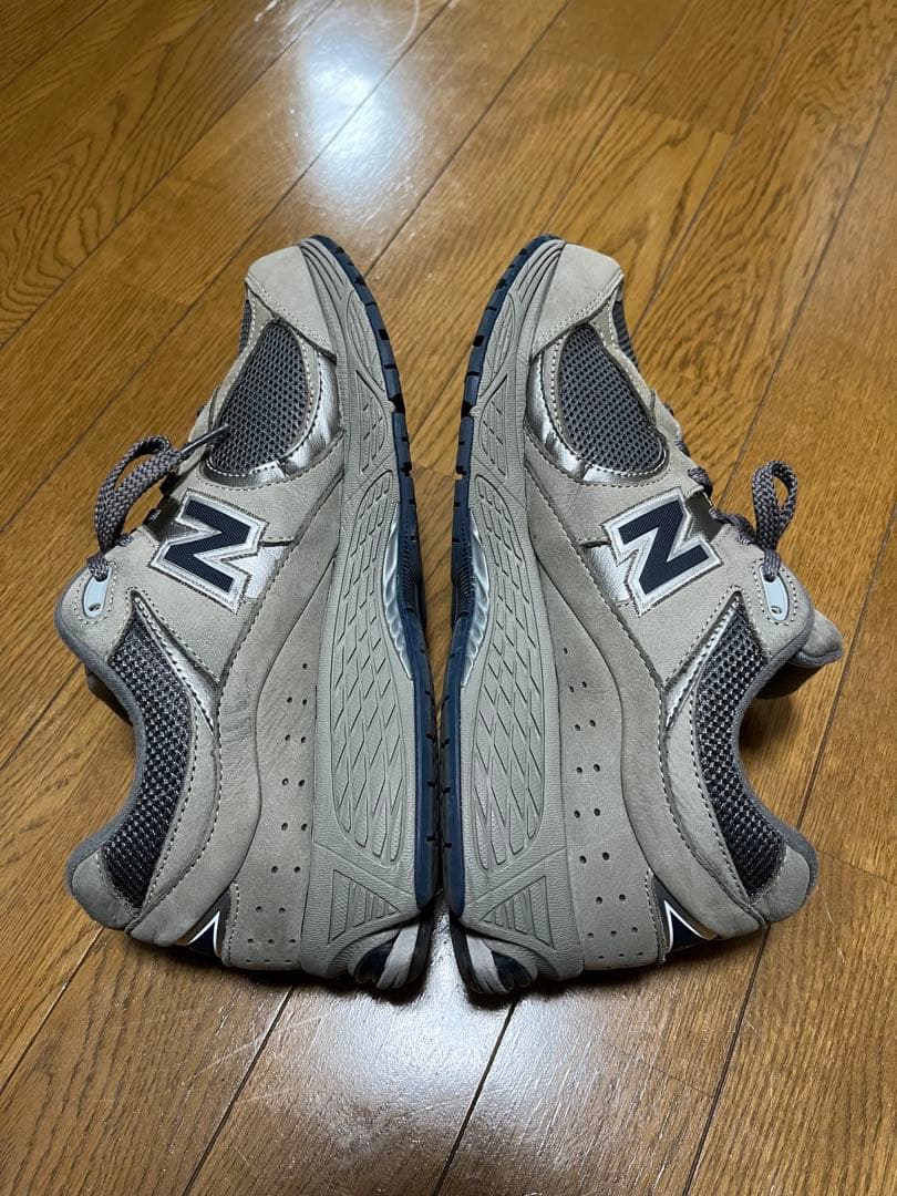 New Balance 2002RA グレー スニーカー