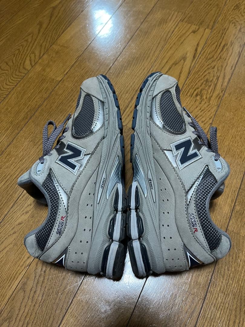 New Balance 2002RA グレー スニーカー