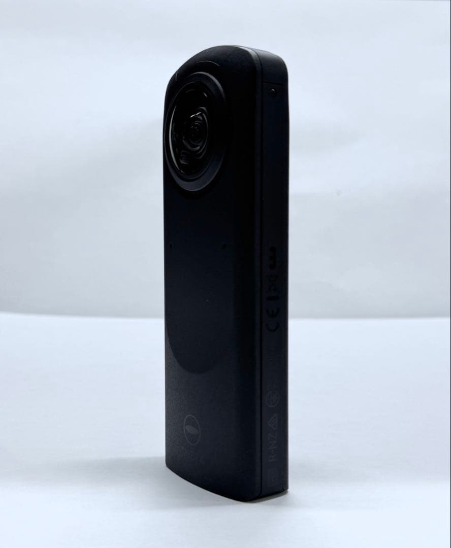 RICOH THETA z1 360度カメラ 美品 シリコンケース、スタンド付
