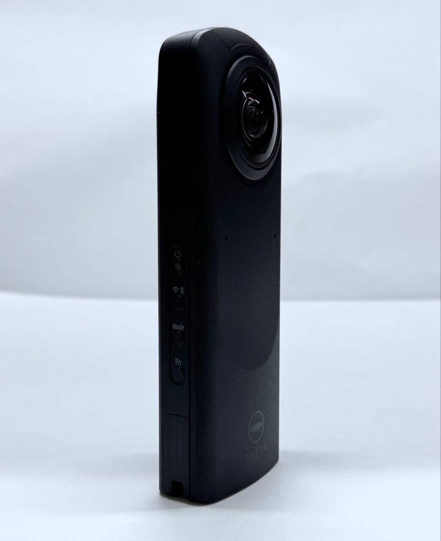 RICOH THETA z1 360度カメラ 美品 シリコンケース、スタンド付