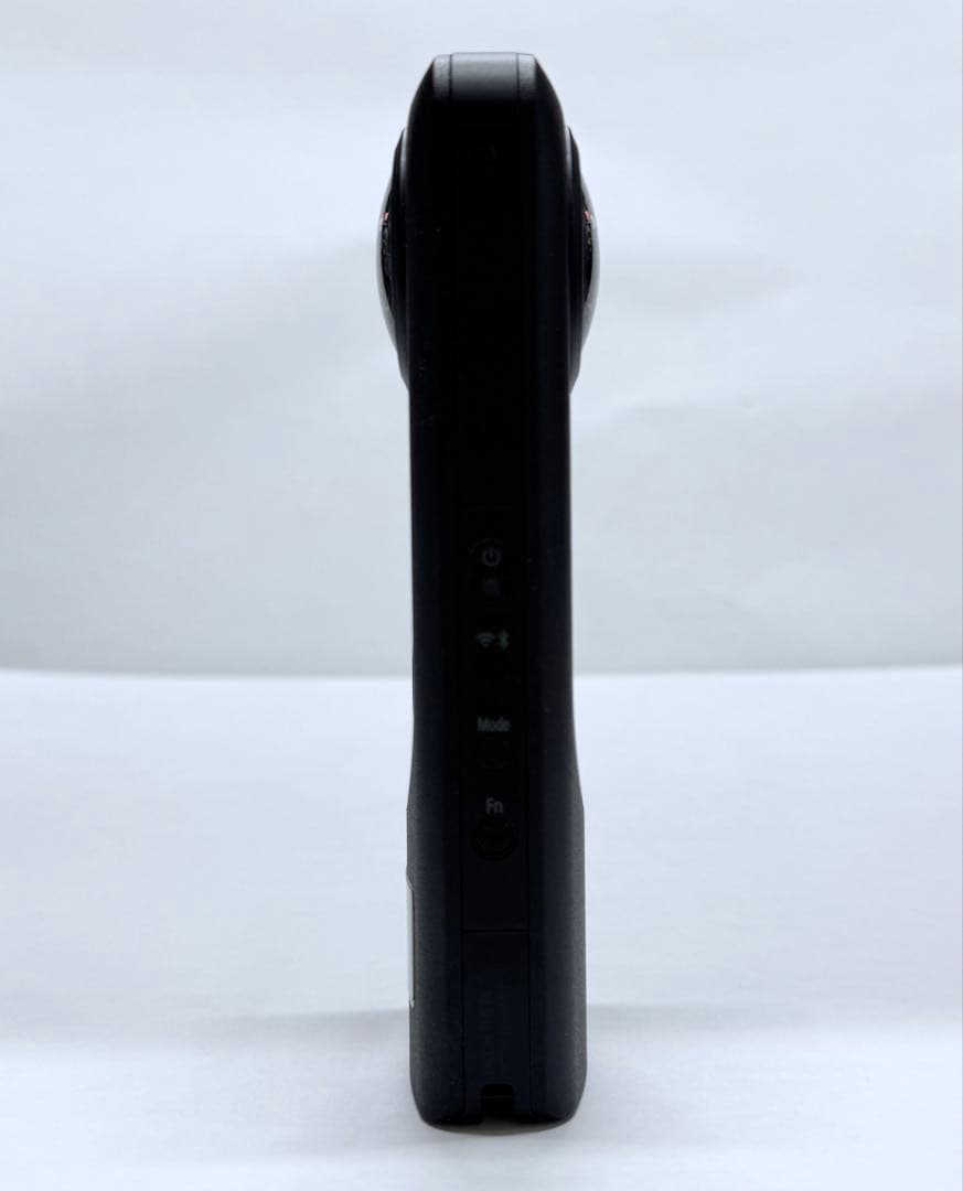 RICOH THETA z1 360度カメラ 美品 シリコンケース、スタンド付