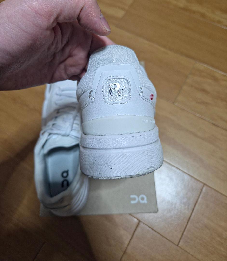 【24時間以内発送】On ロジャーアドバンテージ 27.5センチ 箱付き