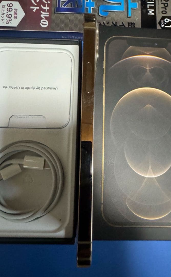 送料込美品SIMフリーiPhone12proゴールド新品未使用フィルムケース付き