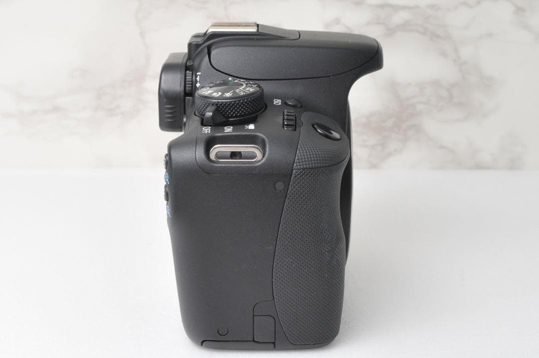 ショット数新品級 美品 Canon EOS Kiss X7⭐️スマホ転送 カメラ