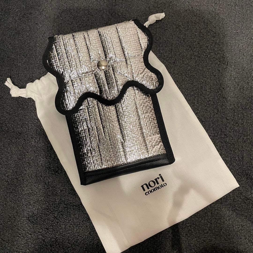 【美品】norienomoto スマホショルダー メタリック シルバー ブラック