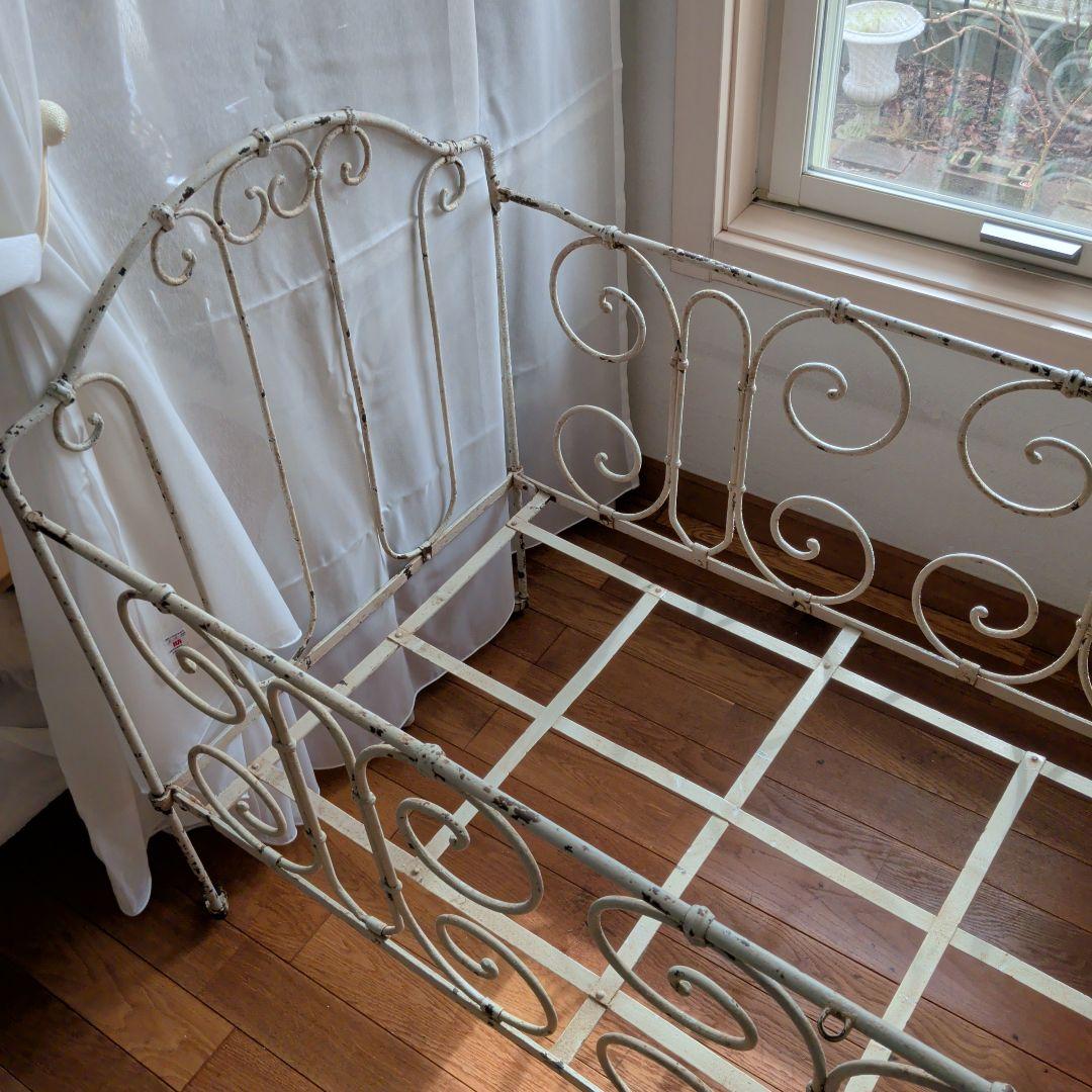 フレンチアンティーク　アイアンベビーベット　ホワイト