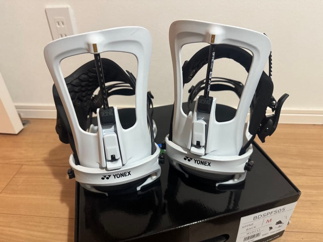 SPINEBACK スノーボード ビンディング ホワイト 25-26 新古品　M