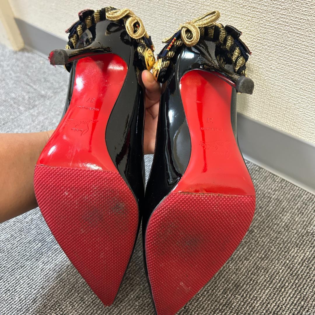 クリスチャンルブタンブラックハイヒール