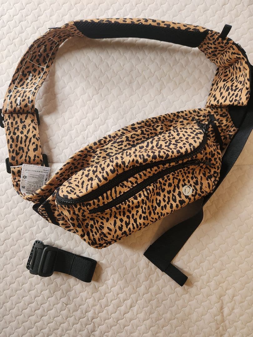 グスケット 365抱っこ紐plus ブラウンレオパード