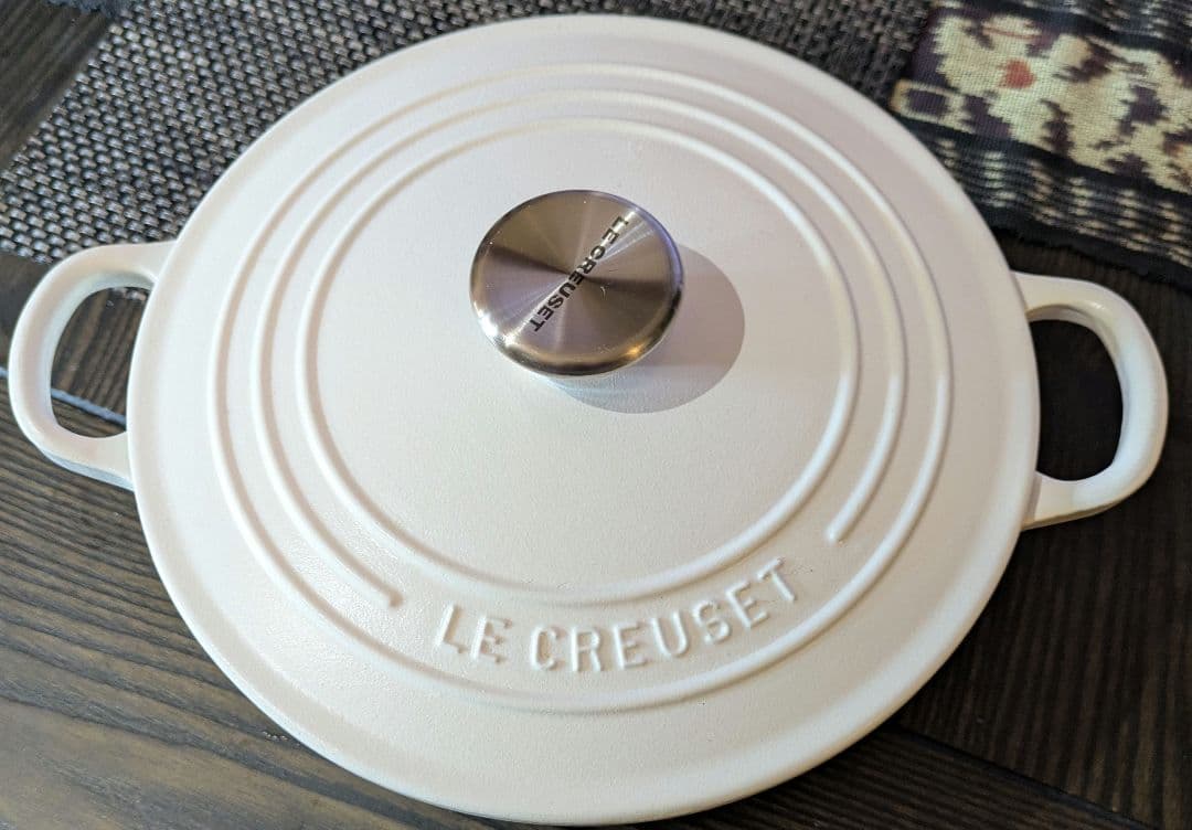 【美品】LE CREUSET ルクルーゼ　ココットロンド22cm ホワイト
