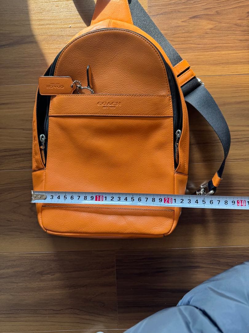 coach オレンジレザー ボディバッグ