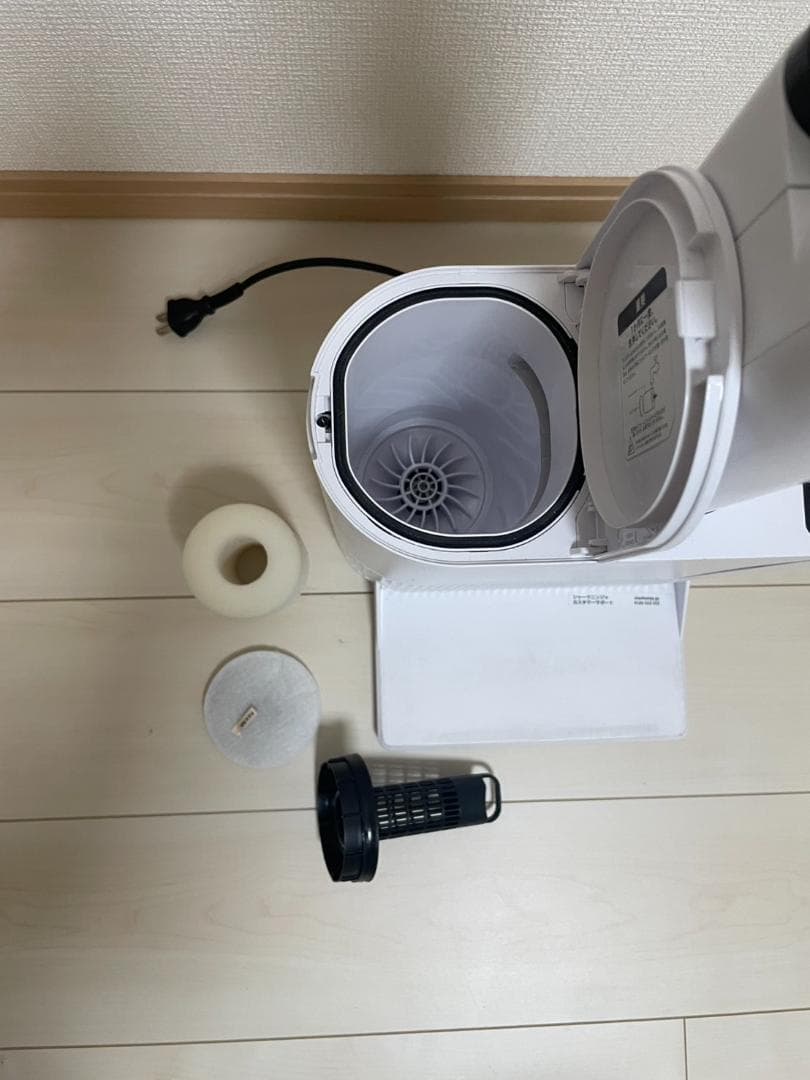 【中古品】　SharkECO POWER IQ　掃除機　LC551JBK