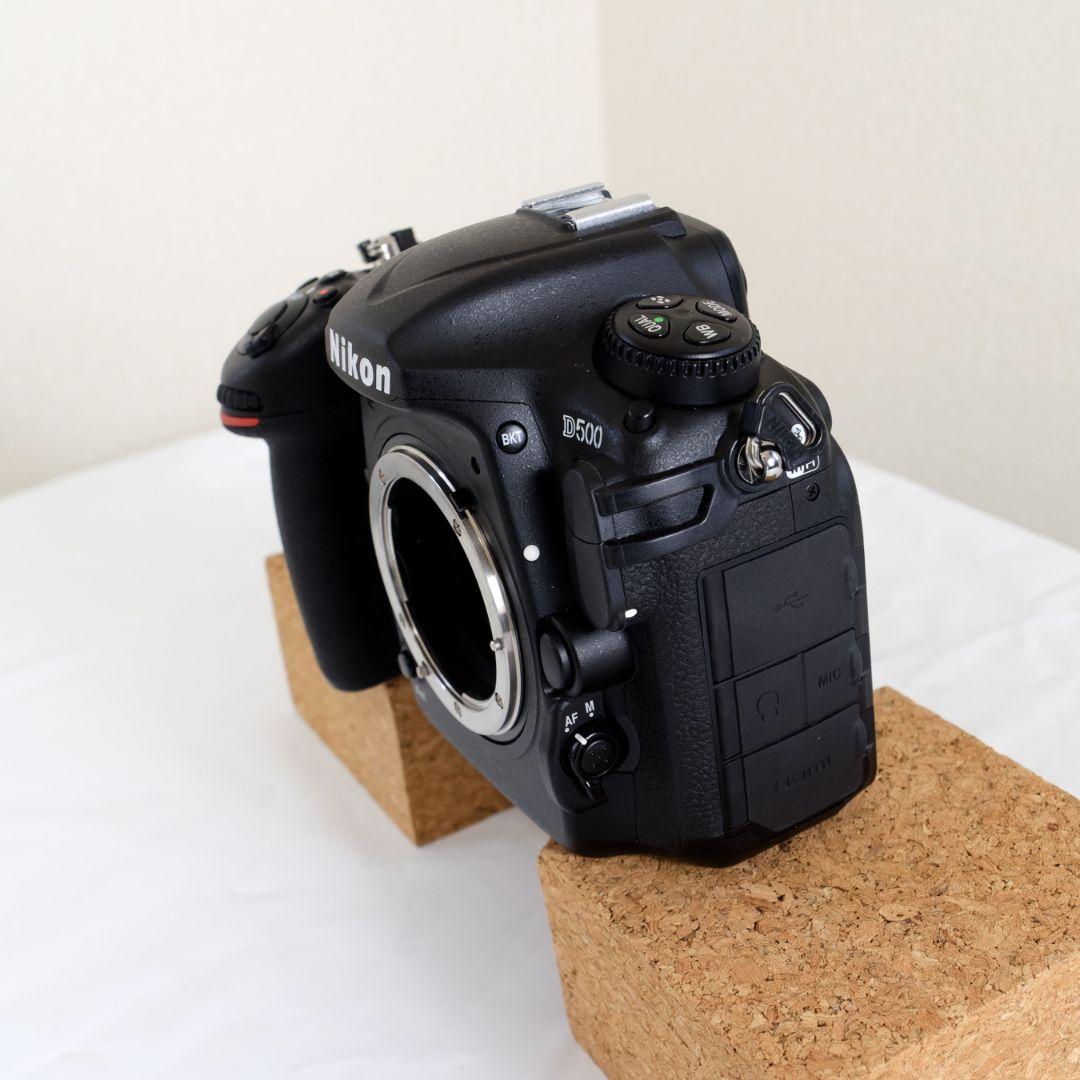 美品 ショット数少なめ D500 ニコン一眼レフ