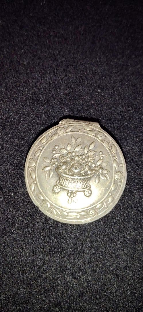 アンティーク　フレンチ　シルバー　ピルケース