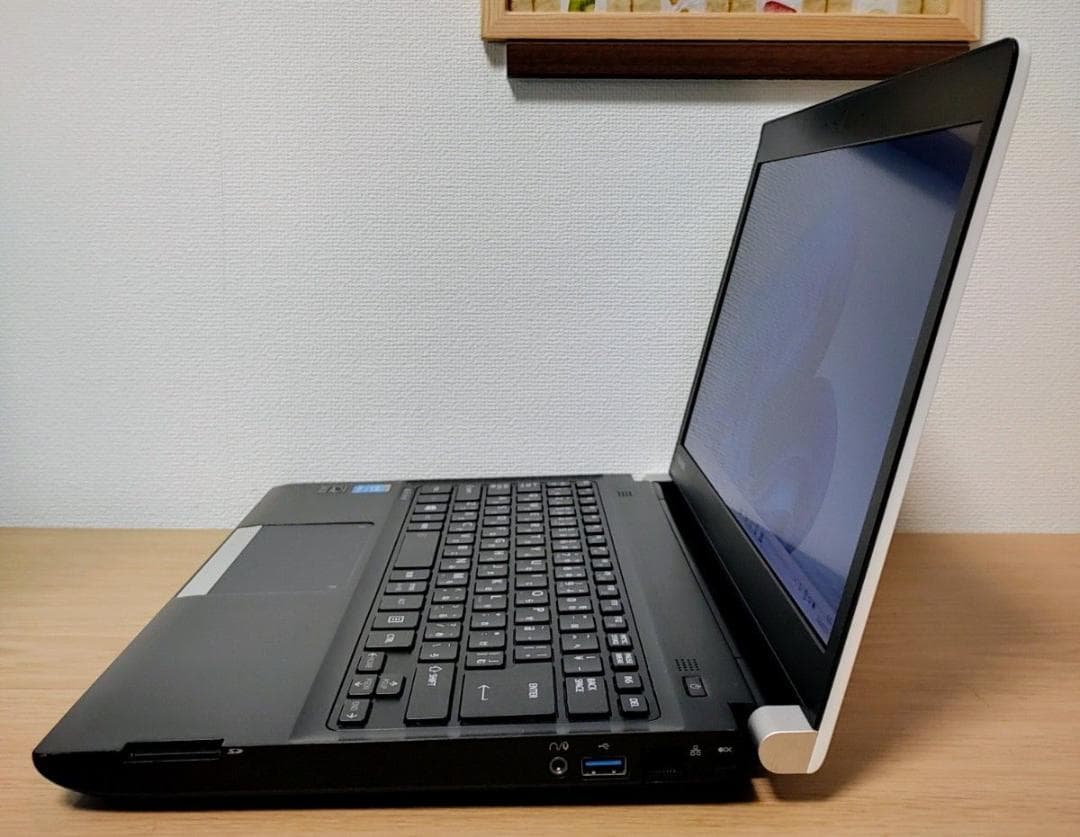 TOSHIBA dynabook Corei5 メモリ8GB SSD256GB