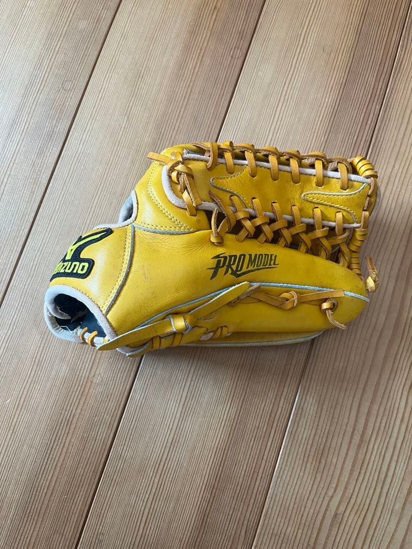 Mizuno PRO MODEL 軟式グローブ イエロー