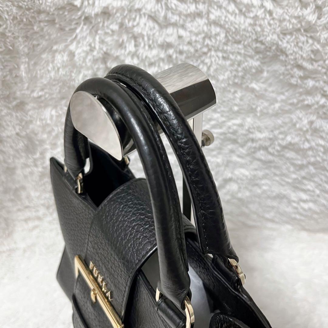 ス*ー様 【未使用級】FURLA フルラ ハンドバッグ 黒 レザー ベルト