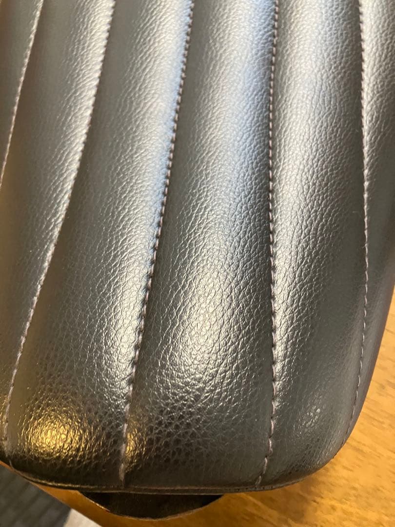 スポーツスター用 黒 XH-02-3007 XL883R 2011年式に使用