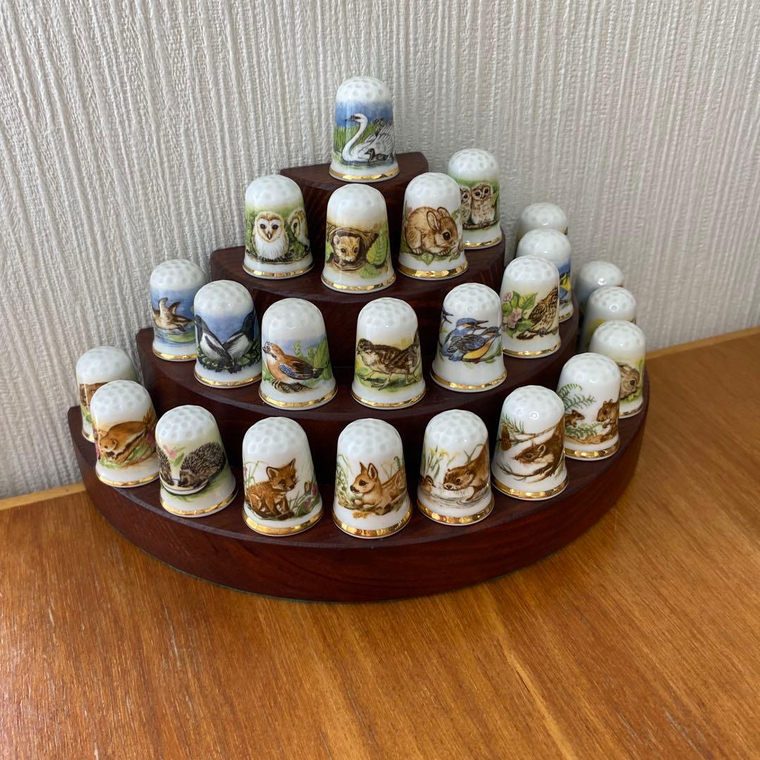 英国　イギリス　オークリーチャイナ　動物イラストの指貫　24個セット　スタンド付