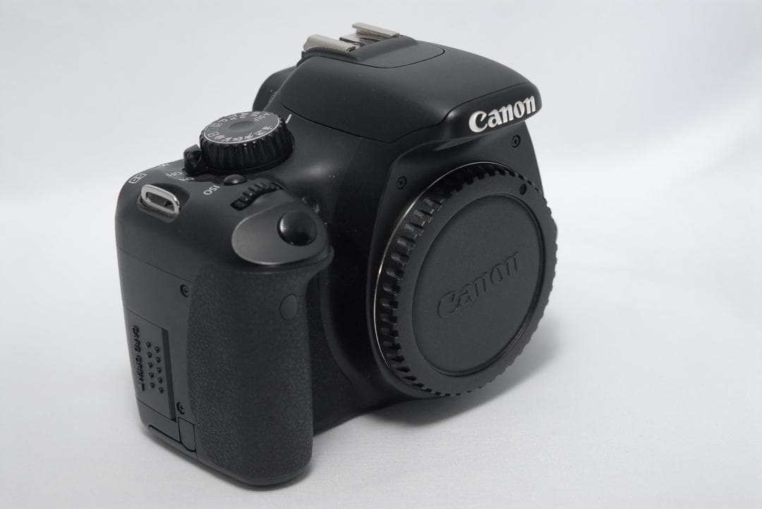 Canon Kiss X4☆入門機に最適☆一眼レフカメラ☆外箱付き