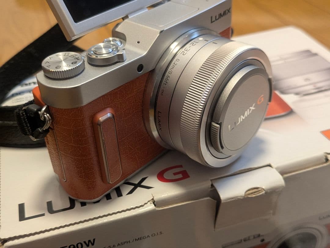 Panasonic LUMIX GF90 ダブルレンズキット オレンジ＋ガイド本