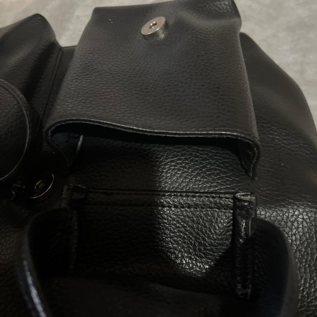 ヴィヴィアン　レザー　リュック