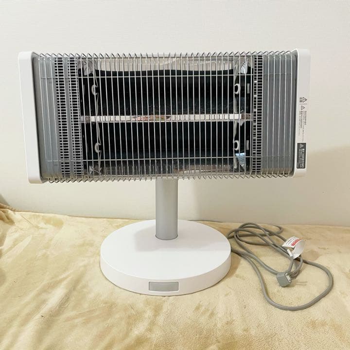 ダイキン セラムヒート ストーブ 白