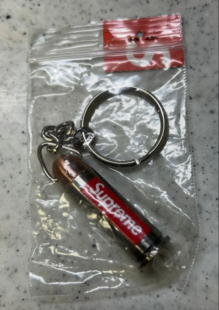 Supreme 弾薬型キーホルダー ナイフ付き 新品・未開封