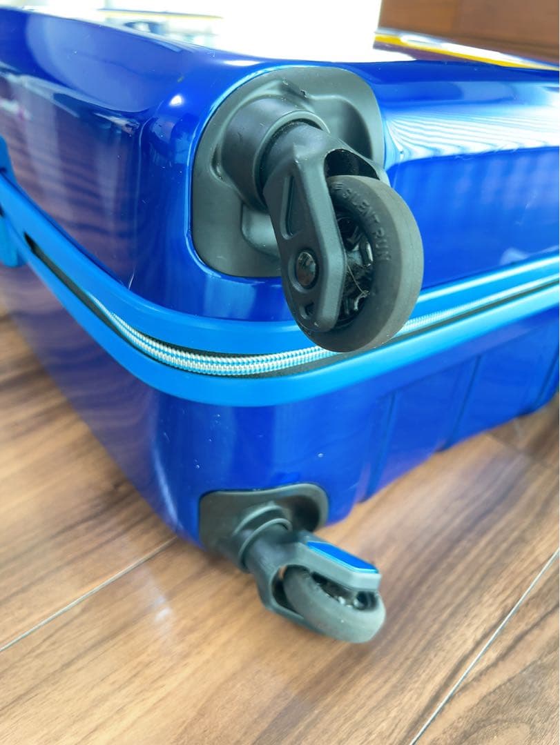 【ミク様】イノベーター キャリーケース【38L】機内持ち込み可