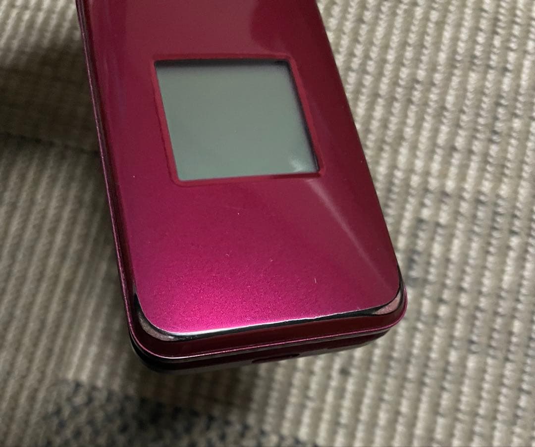 au KYF43 折りたたみ式携帯電話　京セラかんたんケータイライト ガラケー赤