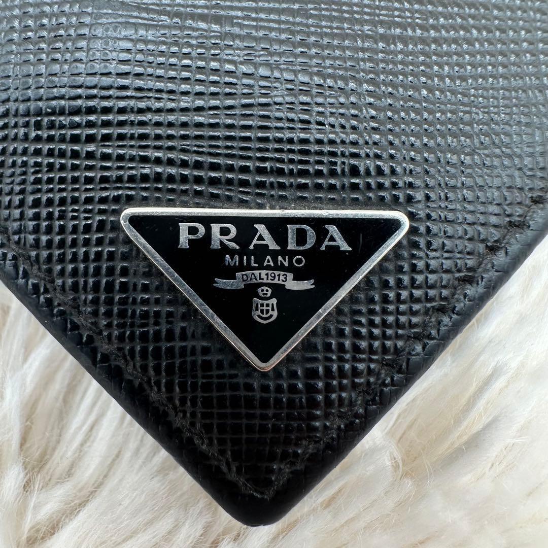 ✨美品✨プラダ　二つ折り財布　三角ロゴ　ケース　サフィアーノレザー　黒