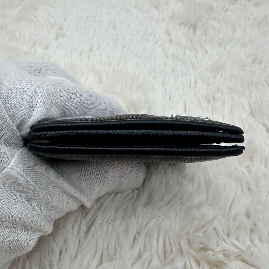 ✨美品✨プラダ　二つ折り財布　三角ロゴ　ケース　サフィアーノレザー　黒