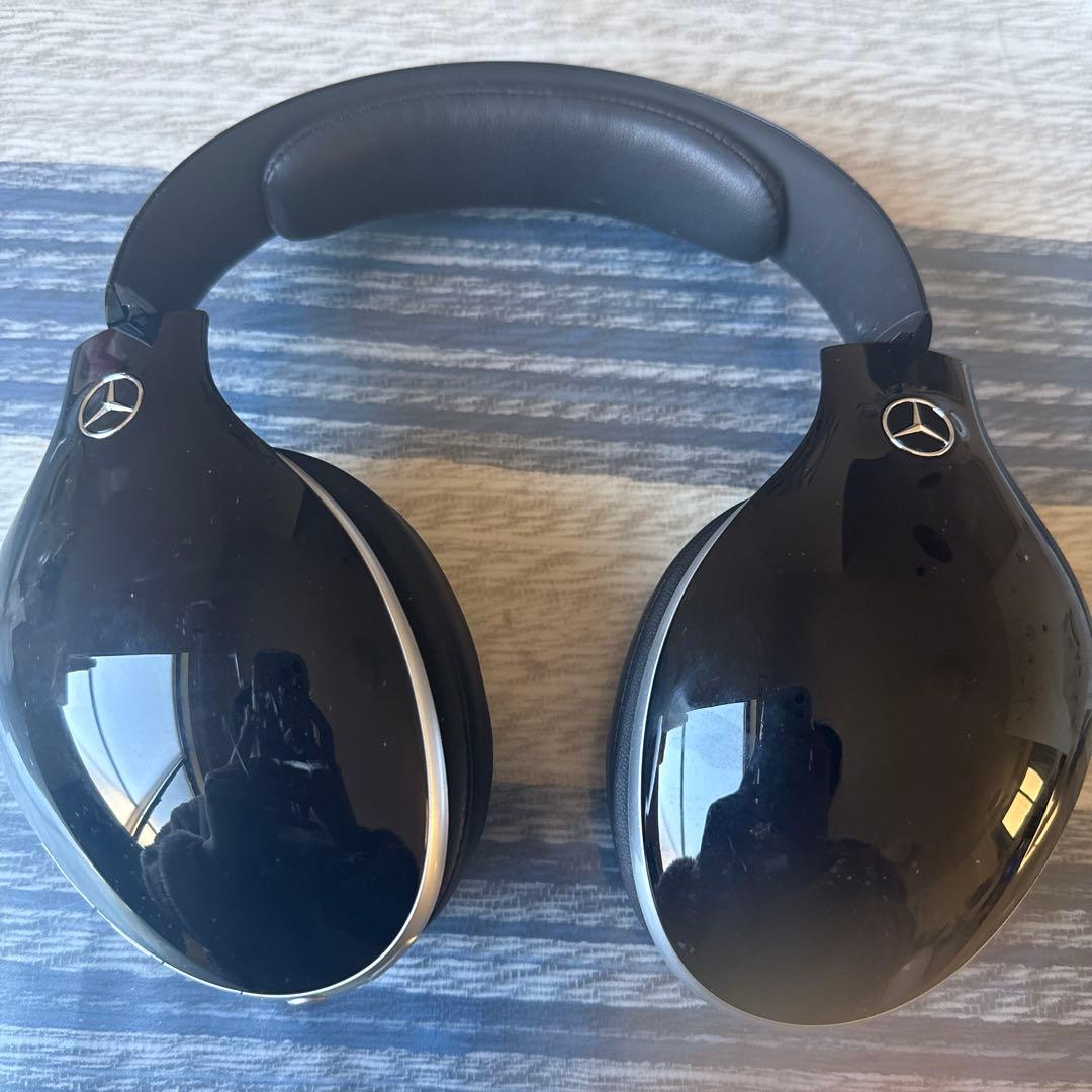 Mercedes ワイヤレスヘッドホン ブラック
