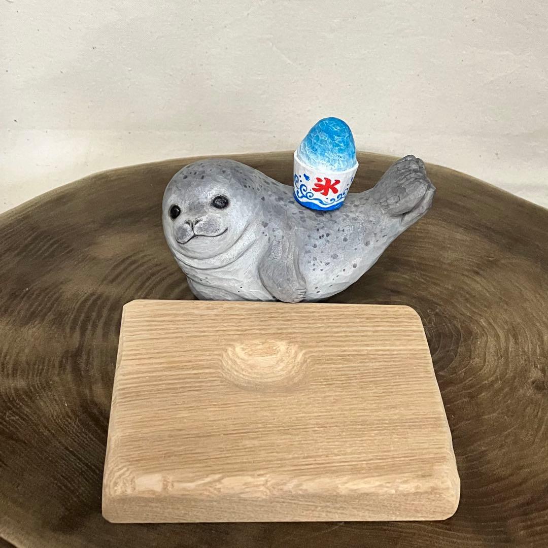 木彫りのアザラシ