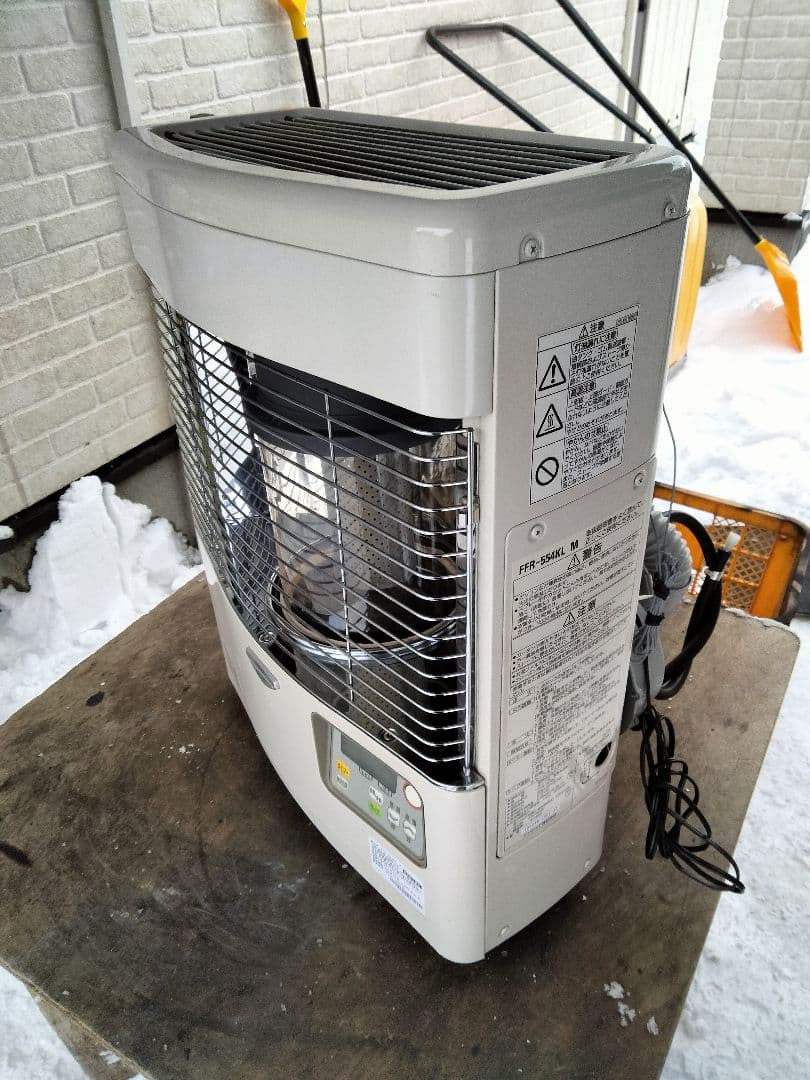 札幌発サンポットFF石油ストーブ！品番「FFR‐554KL」2017年式中古品