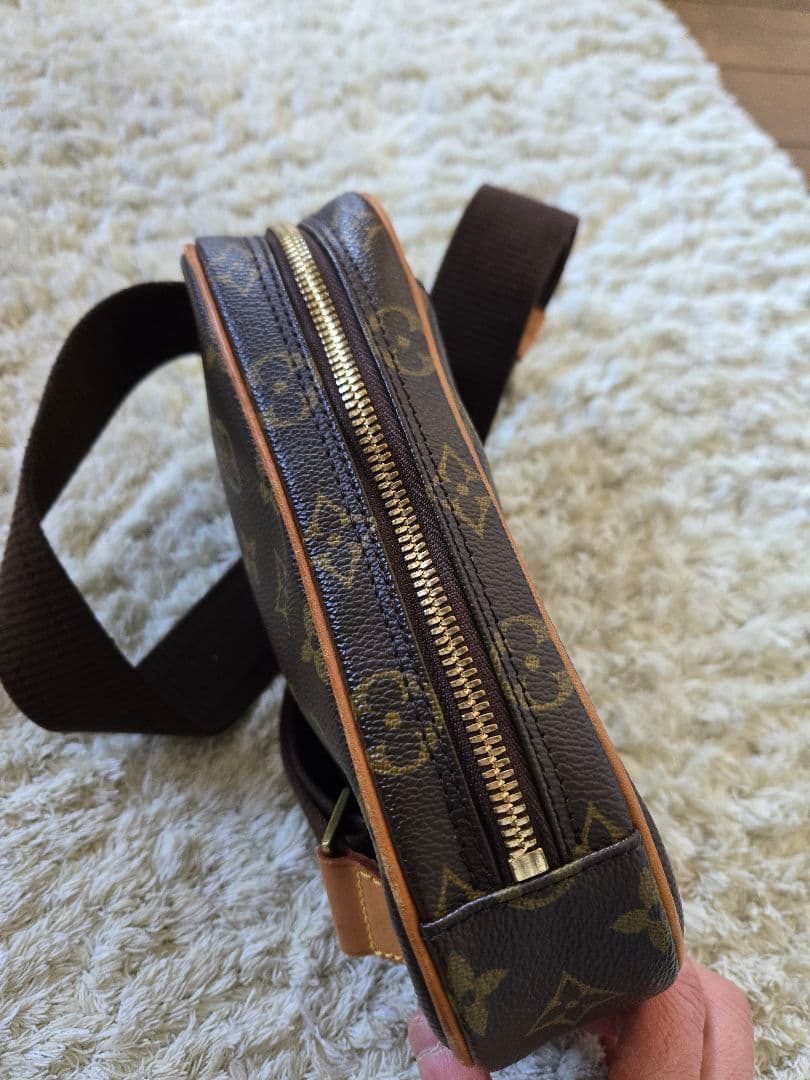 店舗購入　美品　ルイヴィトン　ポシェットガンジュ　モノグラム　ボディバッグ