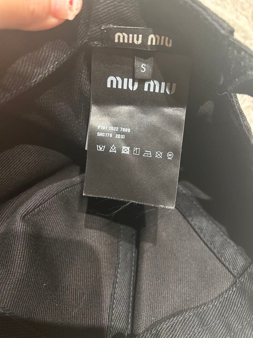【最終値下げ】miumiu ロゴ ベースボール キャップ　ブラック 未使用　黒