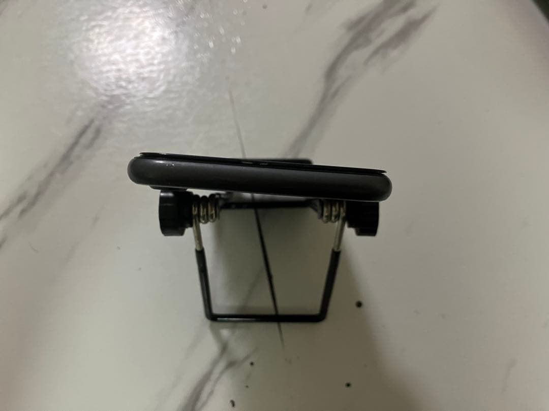 送料無料　iPhone8 美品　グレー