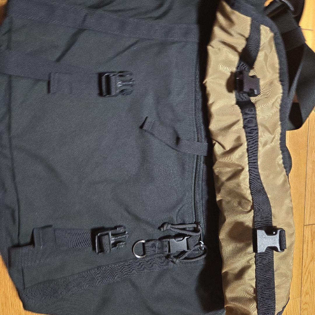 マーガレットハウエル ブリーフィング　コラボメッセンジャーバック