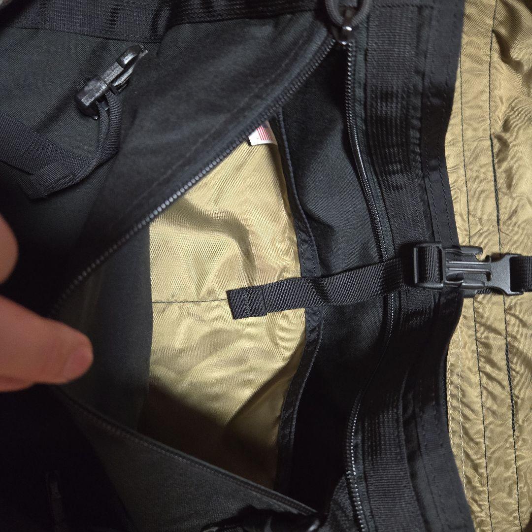 マーガレットハウエル ブリーフィング　コラボメッセンジャーバック